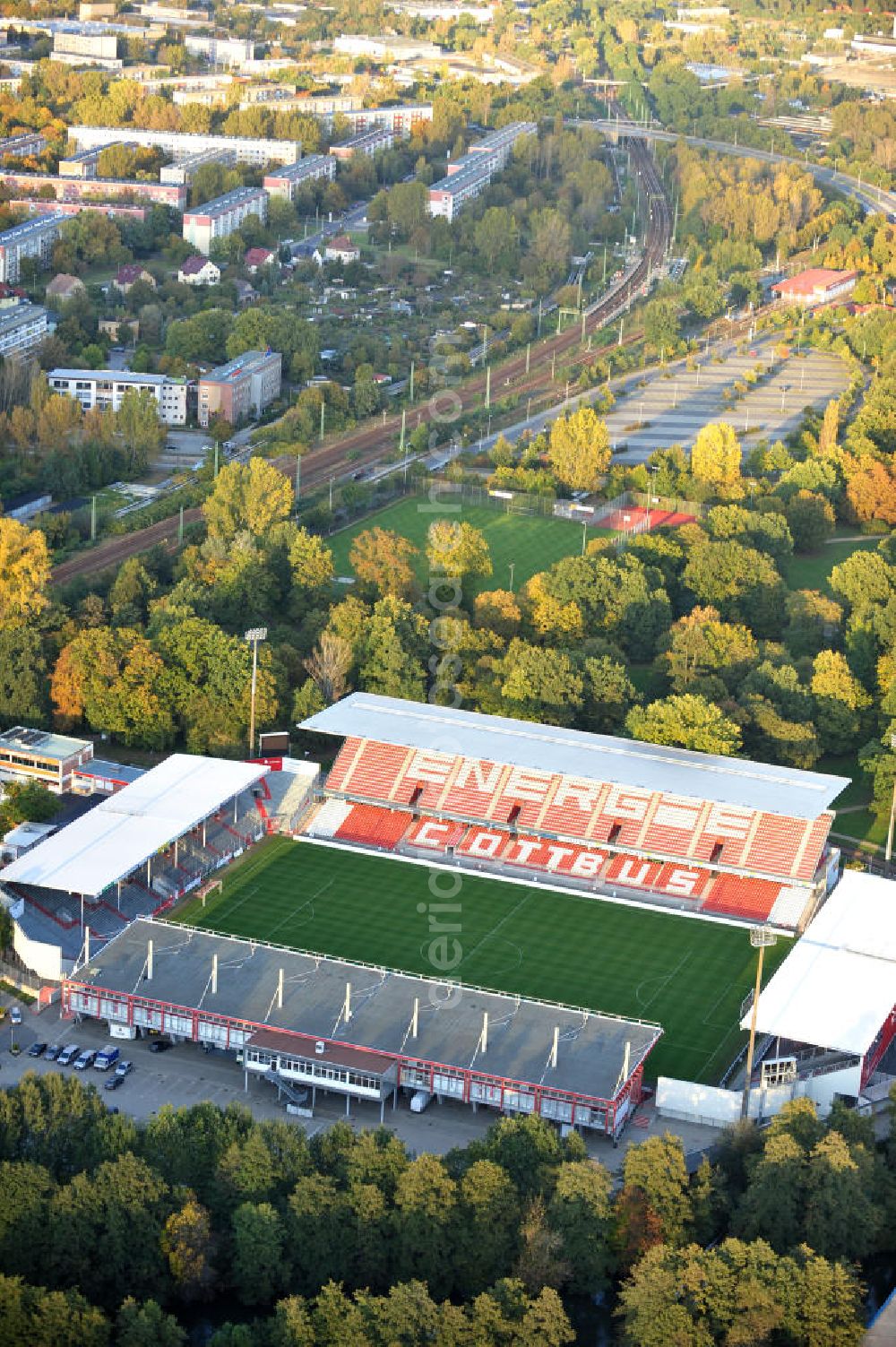 Aerial photograph Cottbus - Das Stadion der Freundschaft in Cottbus ist die Heimspielstätte des Fußballvereins FC Energie Cottbus. The Stadium of Friendship in Cottbus is the home ground of the football club FC Energie Cottbus.