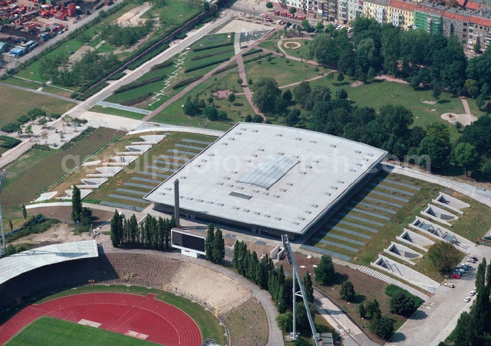 Berlin Prenzaluer Berg from the bird's eye view: Stadium at the Friedrich-Ludwig-Jahn-Sportpark in Berlin Prenzlauer Berg