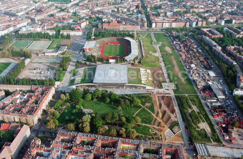 Aerial image Berlin Prenzaluer Berg - Stadium at the Friedrich-Ludwig-Jahn-Sportpark in Berlin Prenzlauer Berg