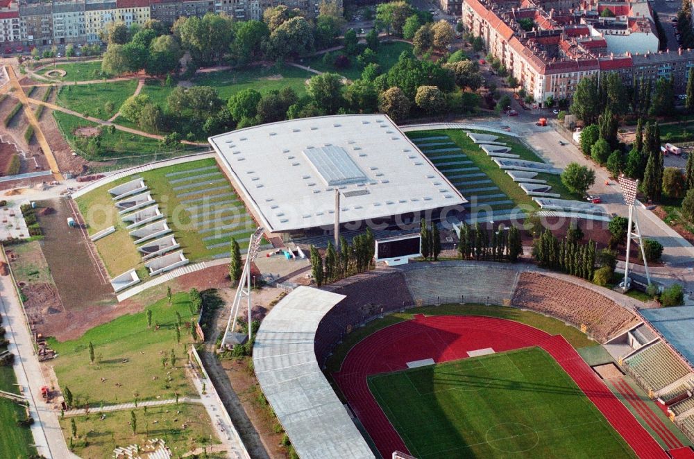 Aerial photograph Berlin Prenzaluer Berg - Stadium at the Friedrich-Ludwig-Jahn-Sportpark in Berlin Prenzlauer Berg