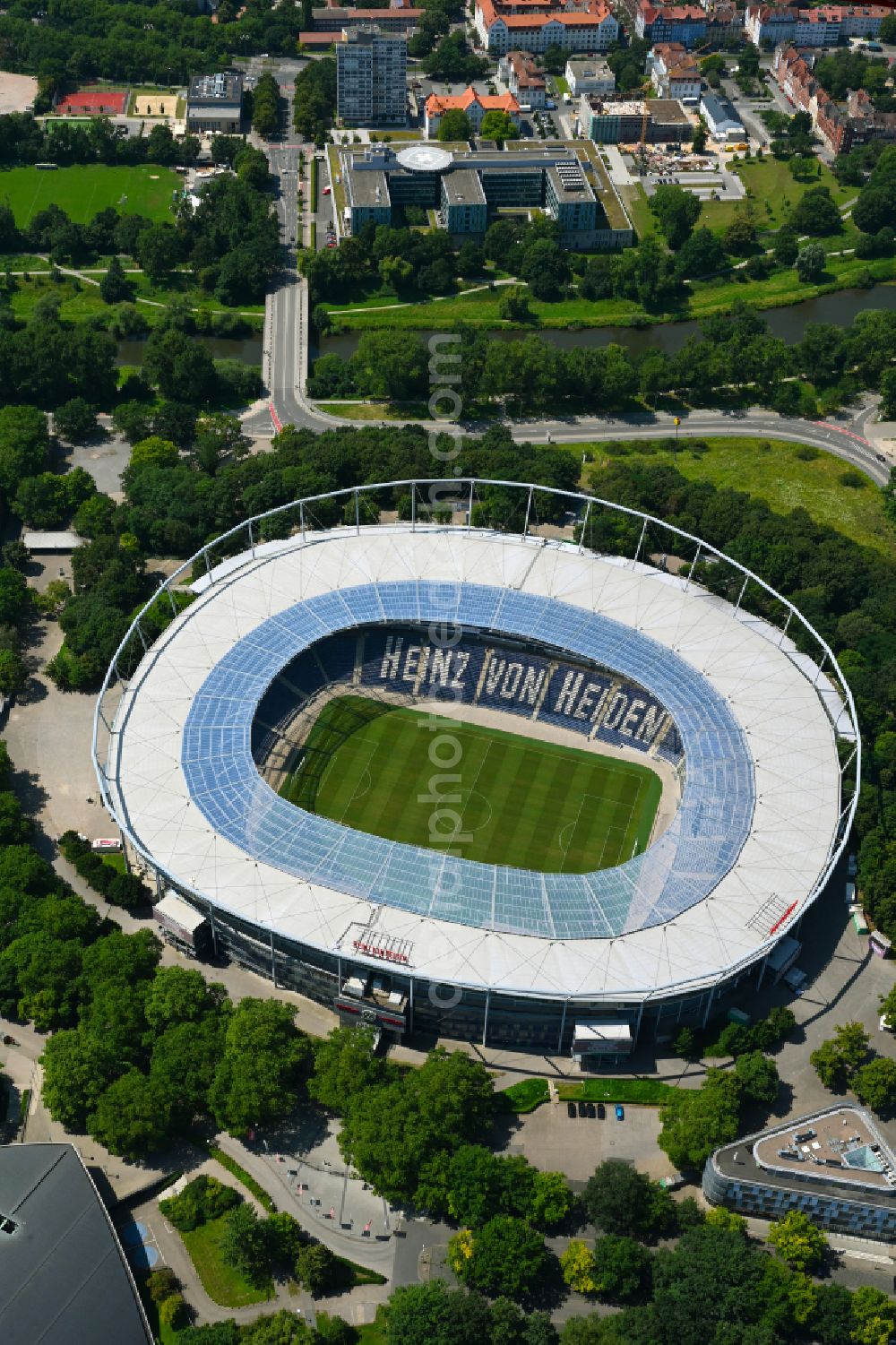 Aerial photograph Hannover - Stadium of the Heinz von Heiden Arena (formerly AWD Arena and HDI Arena) on Robert-Enke-Strasse in the Calenberger Neustadt district of Hanover in Lower Saxony