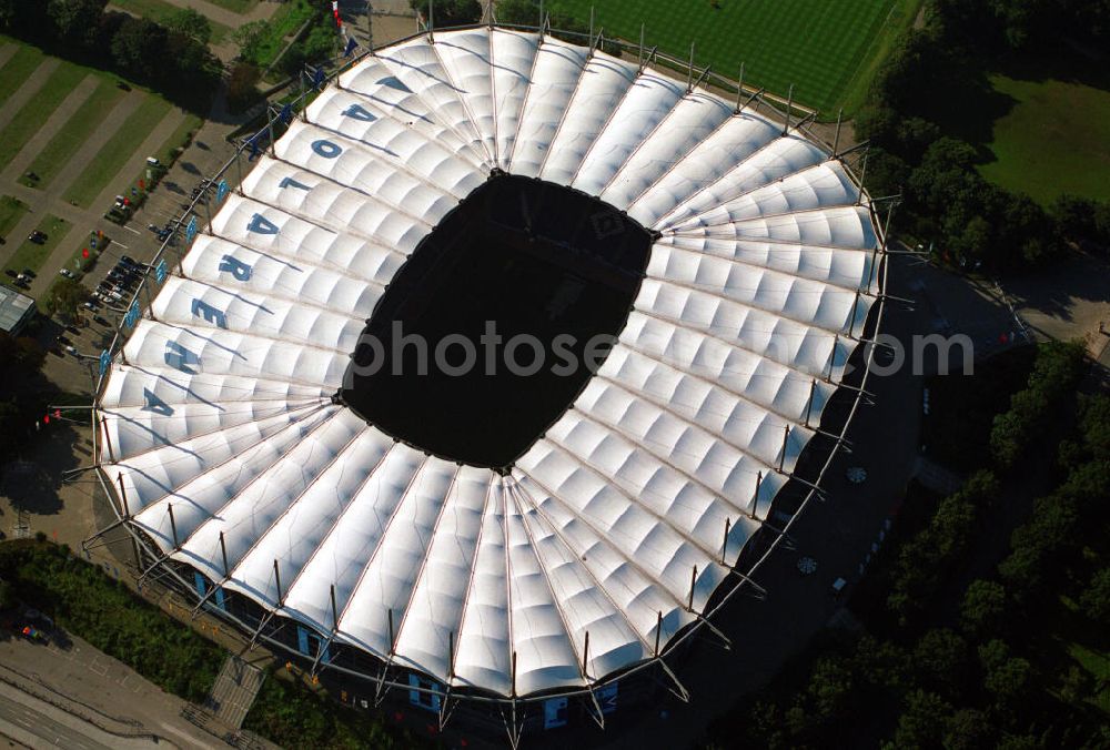 Hamburg from the bird's eye view: Blick auf das Stadion HSH Nordbank Arena. Diese ist eine Konzert- und Wettkampfstätte in Hamburg, die überwiegend vom Fußball-Bundesligisten Hamburger SV (HSV) genutzt wird und u.a. Austragungsort der Fußball-Weltmeisterschaft 2006 war. 2010 wird in der HSH Nordbank Arena das Finale des UEFA Cup stattfinden. Bis einschließlich 30. Juni 2001 trug es den Namen Volksparkstadion, bis einschließlich 3. Juli 2007 hieß es AOL Arena. Kontakt: HSH NORDBANK ARENA HAMBURG, HSV-Arena GmbH & CO. KG, Sylvesterallee 7, 22525 Hamburg, Tel. +49 (0)40 415531 10, Fax +49 (0)40 415531 20, e-mail: info@hsv-hshnordbank-arena.de