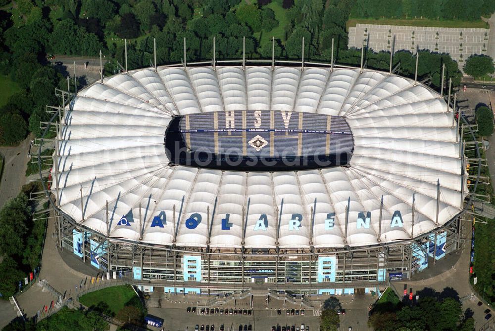 Hamburg from above - Blick auf das Stadion HSH Nordbank Arena. Diese ist eine Konzert- und Wettkampfstätte in Hamburg, die überwiegend vom Fußball-Bundesligisten Hamburger SV (HSV) genutzt wird und u.a. Austragungsort der Fußball-Weltmeisterschaft 2006 war. 2010 wird in der HSH Nordbank Arena das Finale des UEFA Cup stattfinden. Bis einschließlich 30. Juni 2001 trug es den Namen Volksparkstadion, bis einschließlich 3. Juli 2007 hieß es AOL Arena. Kontakt: HSH NORDBANK ARENA HAMBURG, HSV-Arena GmbH & CO. KG, Sylvesterallee 7, 22525 Hamburg, Tel. +49 (0)40 415531 10, Fax +49 (0)40 415531 20, e-mail: info@hsv-hshnordbank-arena.de