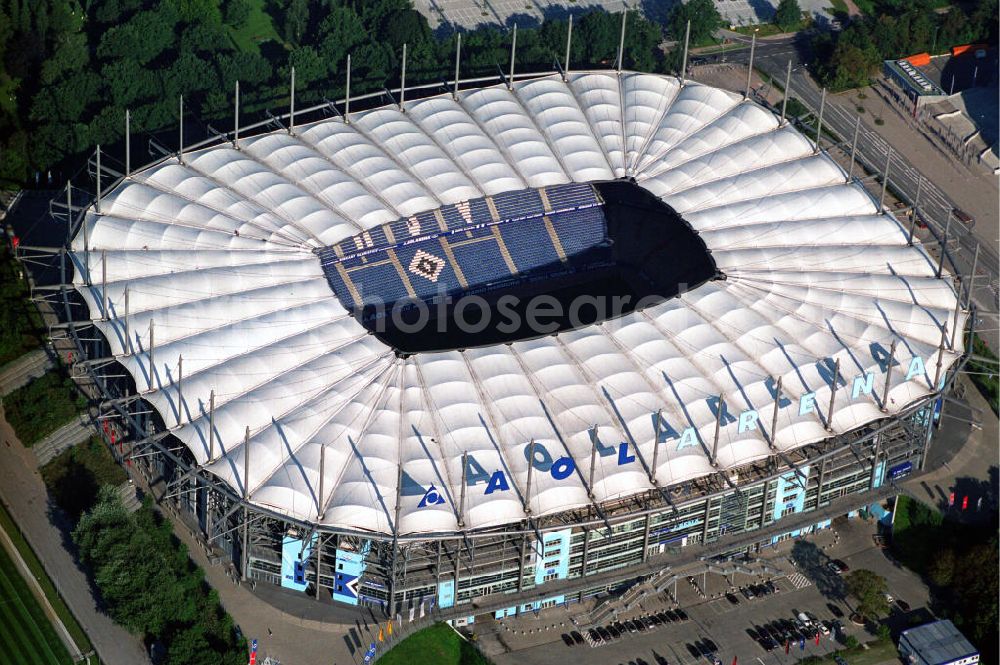 Hamburg from above - Blick auf das Stadion HSH Nordbank Arena. Diese ist eine Konzert- und Wettkampfstätte in Hamburg, die überwiegend vom Fußball-Bundesligisten Hamburger SV (HSV) genutzt wird und u.a. Austragungsort der Fußball-Weltmeisterschaft 2006 war. 2010 wird in der HSH Nordbank Arena das Finale des UEFA Cup stattfinden. Bis einschließlich 30. Juni 2001 trug es den Namen Volksparkstadion, bis einschließlich 3. Juli 2007 hieß es AOL Arena. Kontakt: HSH NORDBANK ARENA HAMBURG, HSV-Arena GmbH & CO. KG, Sylvesterallee 7, 22525 Hamburg, Tel. +49 (0)40 415531 10, Fax +49 (0)40 415531 20, e-mail: info@hsv-hshnordbank-arena.de