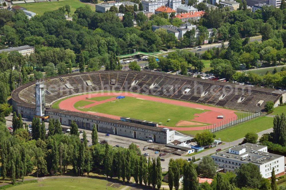 Warschau from the bird's eye view: Stadium lekkoatletyczny RKS Skra at ul Wawelska in Warsaw in Poland