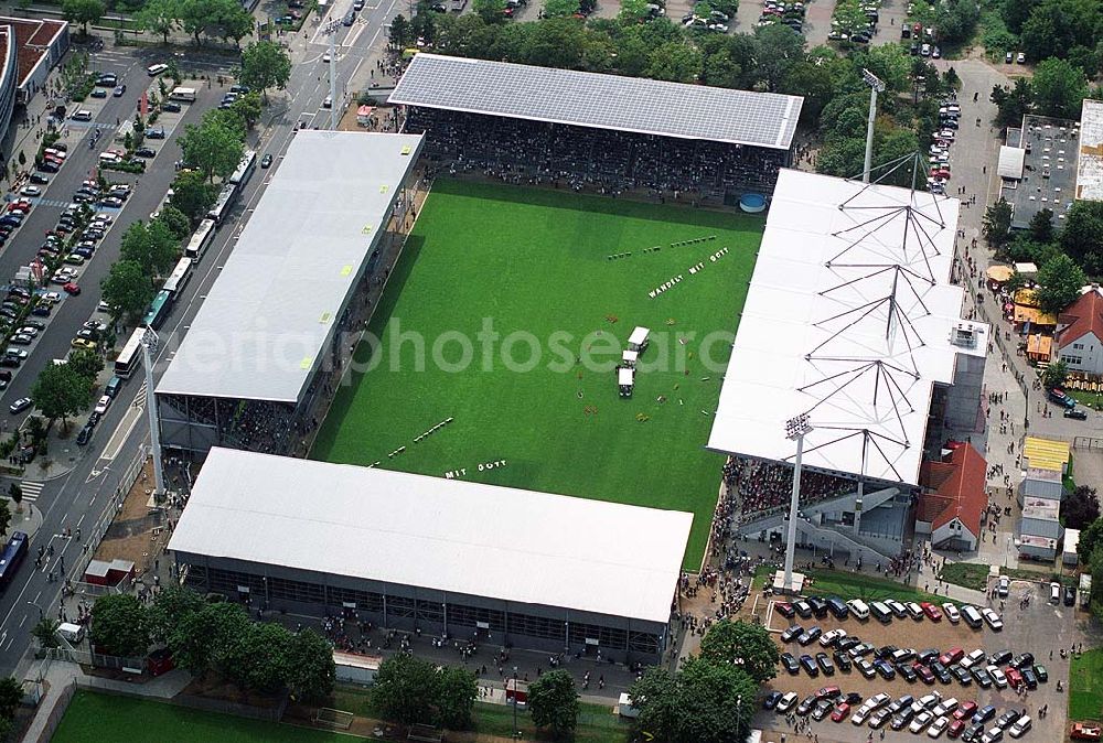 Mainz from above - 24.07.2004 Blick auf das Stadion in Mainz Stadion am Bruchweg Dr.-Martin-Luther-King-Weg , 55122 Mainz 1. FSV Mainz05 Telefon: 06131-37 55 00, Telefax: 06131-37 55 033 info@mainz05.de,