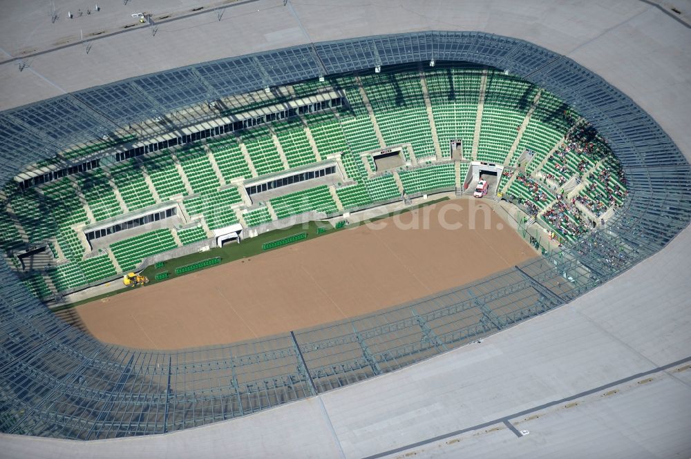 Wroclaw / Breslau from the bird's eye view: Blick auf das Stadion Miejski in Breslau, Niederschlesien in Polen. Das Fußballstadion ist ein Austragungsort der UEFA Fußball-Europameisterschaft EM 2012. Errichtet wurde der Stadion- Neubau durch das Bauunternehmen MAX Bögl nach Entwürfen des deutschen Architekturbüros JSK. The new built stadium Miejski in Wroclaw, Lower Silesia in Poland. The soccer stadium is a venue for the UEFA European Football Championship 2012. The stadium was built by the construction company Max Bögl designed by the German architects JSK.