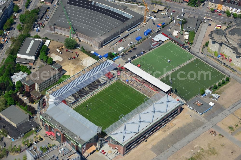 Aerial photograph Hamburg - View of the Hamburg Millerntor Stadium / St. Pauli stadium. The stadium is home to the first and 2 Soccer team of FC St. Pauli