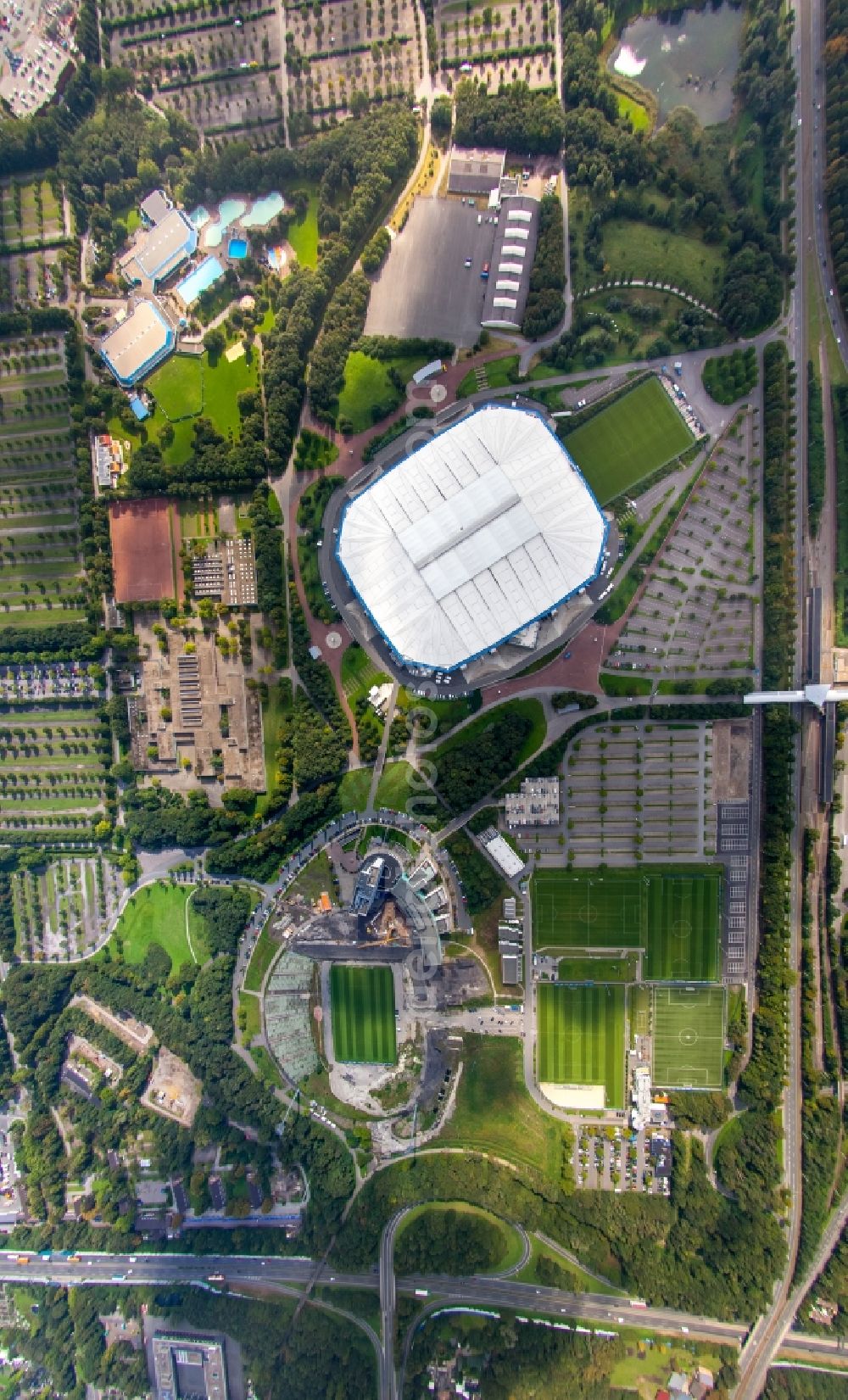 Aerial image Gelsenkirchen - View the Veltins-Arena, the stadium of Bundesliga football team FC Schalke 04. The multifunctional arena also offers space for concerts and other sports events such as biathlon, ice hockey or boxing