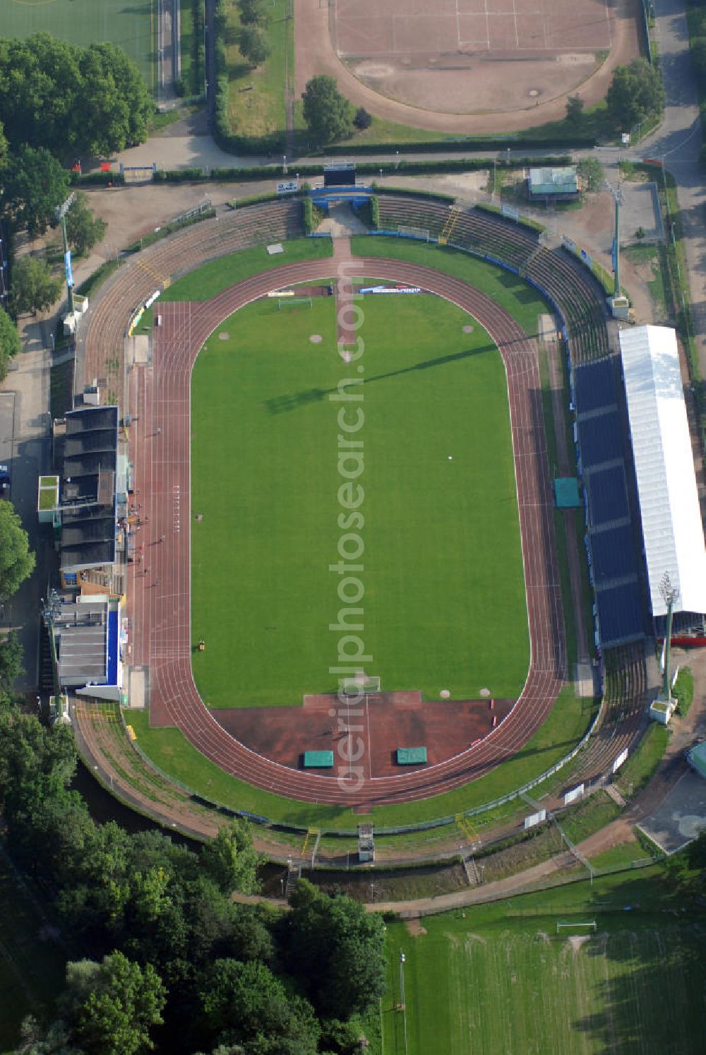 Aerial photograph KOBLENZ - Stadion Oberwerth in Koblenz. Das 1936 erbaute Stadion ist Spielstätte des Koblenzer Fußballvereins TuS. Es wurde 2006 renoviert. Kontakt: TuS Koblenz 1911 e.V., Altlöhrtor 13-15, 56068 Koblenz, Tel.: +49 (0) 261/20 17 70-0, Fax: +49 (0) 261 /20 17 70-90, E-Mail: post@tuskoblenz.de,