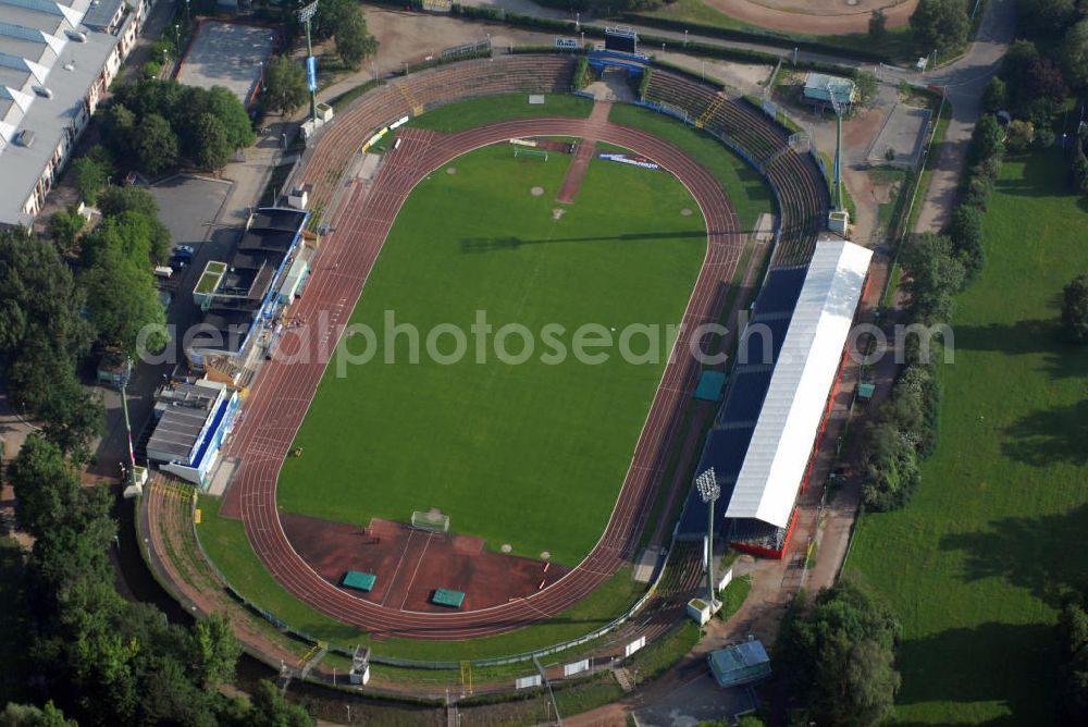 KOBLENZ from above - Stadion Oberwerth in Koblenz. Das 1936 erbaute Stadion ist Spielstätte des Koblenzer Fußballvereins TuS. Es wurde 2006 renoviert. Kontakt: TuS Koblenz 1911 e.V., Altlöhrtor 13-15, 56068 Koblenz, Tel.: +49 (0) 261/20 17 70-0, Fax: +49 (0) 261 /20 17 70-90, E-Mail: post@tuskoblenz.de,