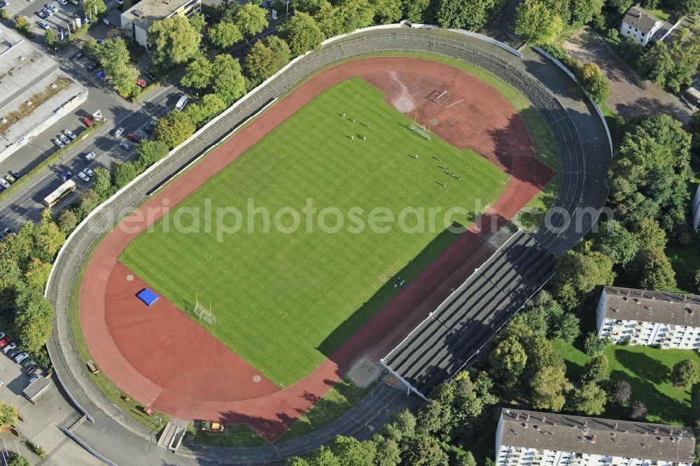 Bonn from the bird's eye view: Blick auf das Stadion Pennenfeld im gleichnamigen Sportpark im Stadtbezirk Bad Godesberg. Der American Football-Verein Bonn Gamecocks trägt hier seine Spiele aus. View of the stadium Pennenfeld in the district of Bad Godesberg. The American football Club Bonn Gamecocks stages their matches here.