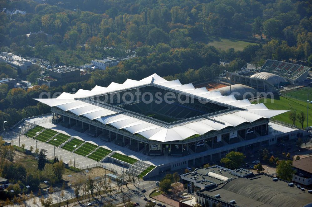 Warschau / Warszawa / Warsaw from the bird's eye view: Die Pepsi Arena, vormals: Stadion Wojska Polskiego, deutsch Stadion der Polnischen Armee, in Warschau ist das Fußballstadion des polnischen Vereins Legia Warschau. Der Eigentümer des Stadions ist die Stadt Warschau. Am 19. Juli 2011 vereinbarte der Verein mit der polnischen Abteilung des Softdrink-Herstellers Pepsi einen Sponsorenvertrag über das Namensrecht. The soccer / football stadium Pepsi Arena in Warsaw.