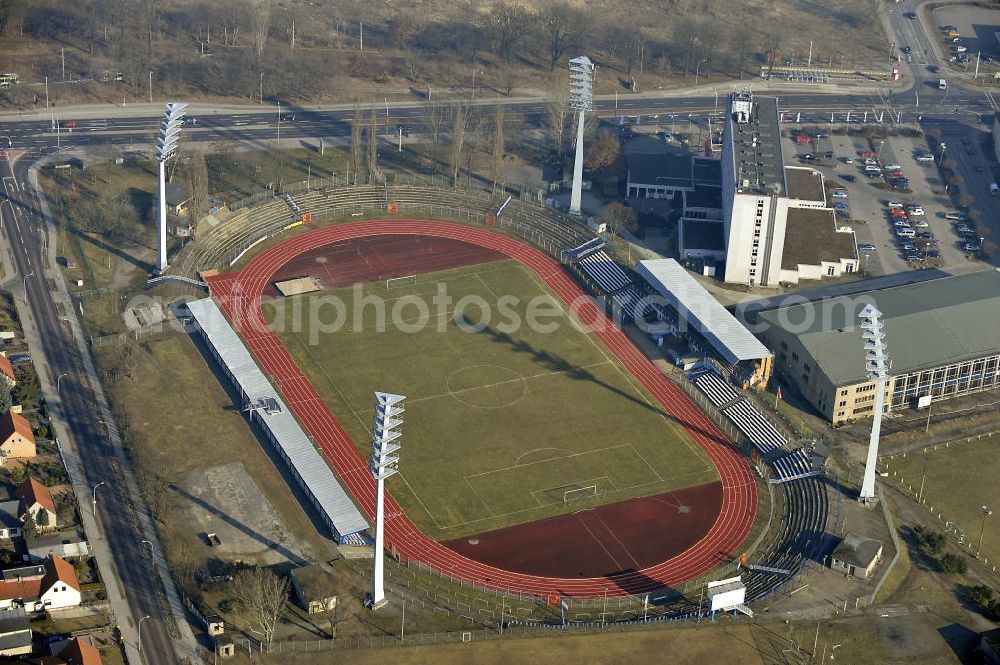 Aerial image Brandenburg / Havel - Das Stadion am Quenz ist eine Mehrzweck-Sportanlage mit Leichtathletikanlage in der Stadt Brandenburg an der Havel, die hauptsächlich für Fußballspiele und Leichtathletikveranstaltungen genutzt wird. Standort: Magdeburger Landstraße Ecke Woltersdorfer Straße. The Stadion am Quenz at the streets Magdeburger Landstrasse and Woltersdorfer Strasse Brandenburg on the Havel.