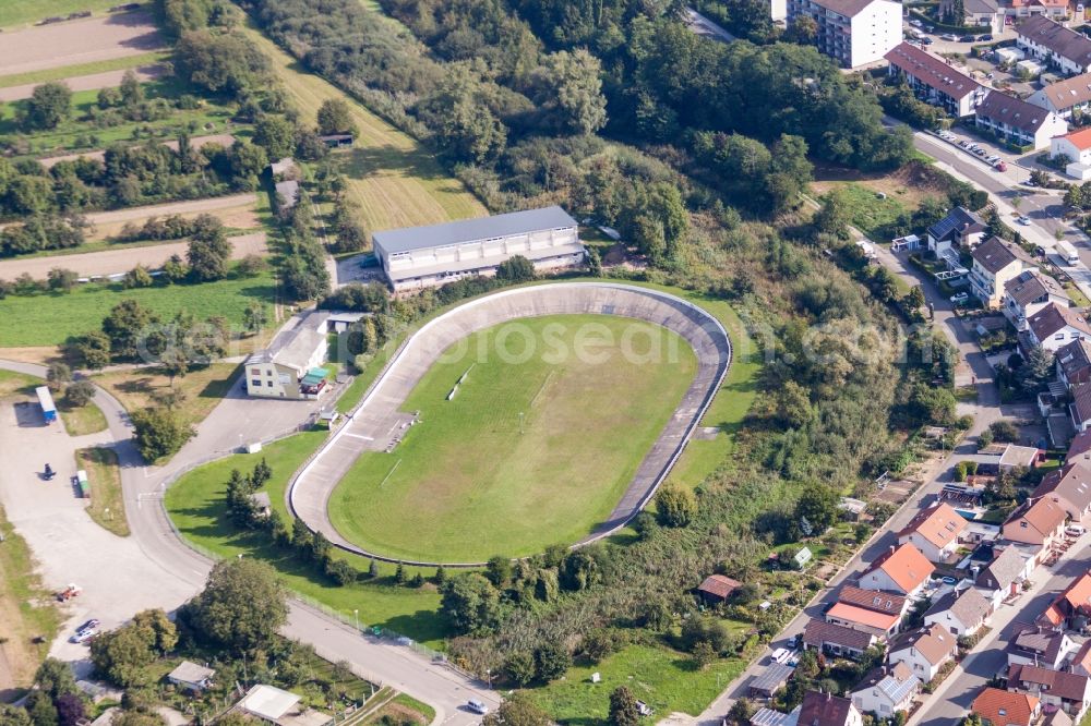 Linkenheim-Hochstetten from the bird's eye view: Range of cycle racetrack - Parkour of RV Badenia Linkenheim in the district Linkenheim in Linkenheim-Hochstetten in the state Baden-Wuerttemberg, Germany