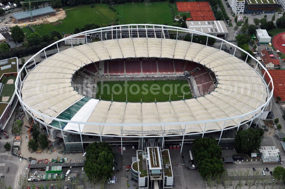 Stuttgart from the bird's eye view: Blick auf das umgebaute Fußballstadion Mercedes-Benz-Arena in Suttgart. Die Stadion NeckarPark GmbH & Co. KG will die Kapazität auf 39.000 Plätze reduzieren, die Kosten des Projekts belaufen sich auf rund 60 Millionen Euro. Für zusätzliche 13,15 Millionen Euro wird außerdem unter der Untertürkheimer Kurve eine Sporthalle entstehen. View of the reconstruction of the stadium Stuttgart (Mercedes-Benz-Arena) to a football-only stadium.