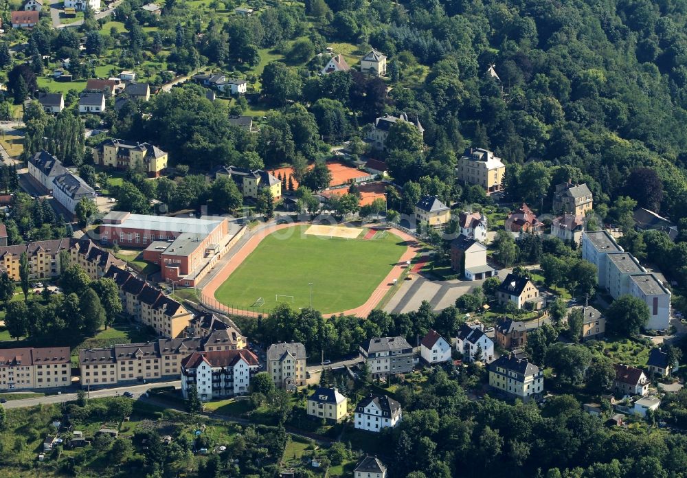 Aerial image Greiz - Is the stadium of the county town between the Beethoven Street and the father-Jahn-street in Greiz in Thuringia. To the sports complex include a soccer field, a track and field arena, tennis courts and a building with several sports halls and function rooms. The sports facilities are used by various sports teams