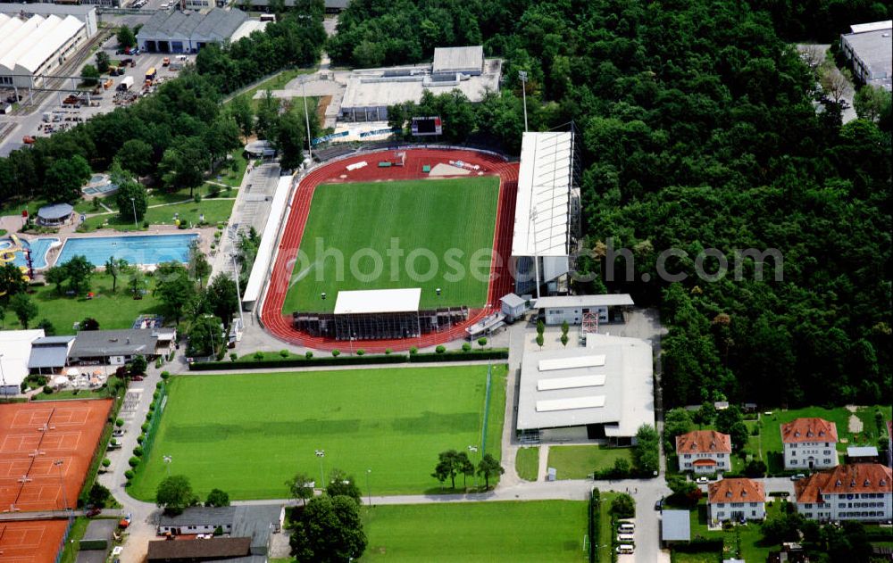 Burghausen from above - Blick auf die Wacker-Arena. Seit dem Umbau 2002 trägt das Stadion des SV Wacker Burghausen (3.Liga) seinen Namen. Sie umfasst 3350 überdachte Sitzplätze sowie 6650 Stehplätze. Kontakt: SV WACKER BURGHAUSEN E.V., Elisabethstraße 1, 84489 Burghausen, Tel. +49(0)8677 837100, Fax +49(0)8677 61846, E-Mail: info@sv-wacker.de;