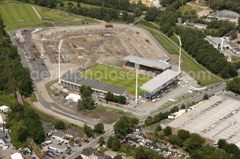 Essen from the bird's eye view: Blick auf die Baustelle zum Neubau des Rot- Weiss - Stadion in Essen am Gelände des alten Georg-Melches-Stadion. View the construction site to the new stadium in Essen at the site of the old George-Melches Stadium