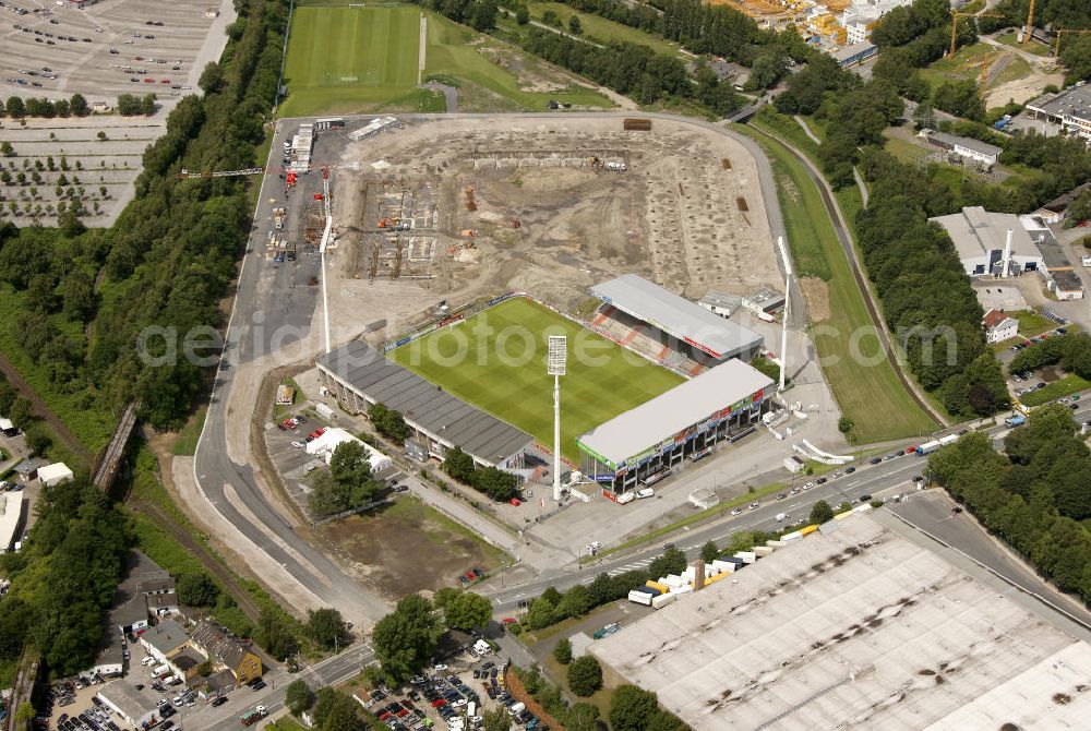 Aerial image Essen - Blick auf die Baustelle zum Neubau des Rot- Weiss - Stadion in Essen am Gelände des alten Georg-Melches-Stadion. View the construction site to the new stadium in Essen at the site of the old George-Melches Stadium