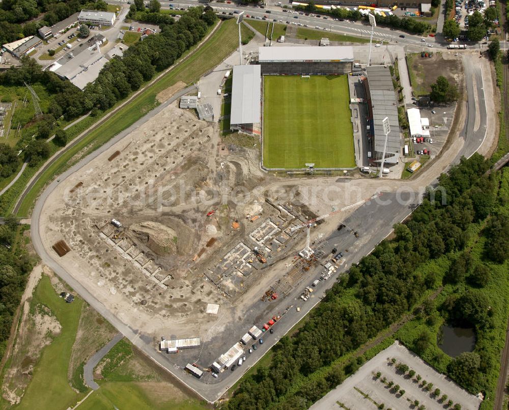 Essen from above - Blick auf die Baustelle zum Neubau des Rot- Weiss - Stadion in Essen am Gelände des alten Georg-Melches-Stadion. View the construction site to the new stadium in Essen at the site of the old George-Melches Stadium