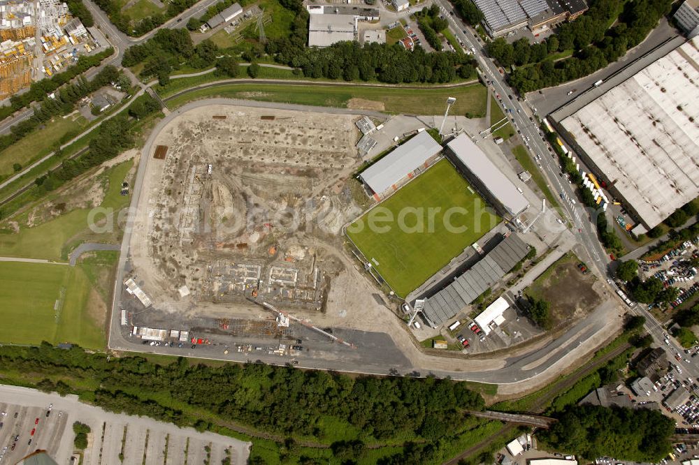 Aerial image Essen - Blick auf die Baustelle zum Neubau des Rot- Weiss - Stadion in Essen am Gelände des alten Georg-Melches-Stadion. View the construction site to the new stadium in Essen at the site of the old George-Melches Stadium