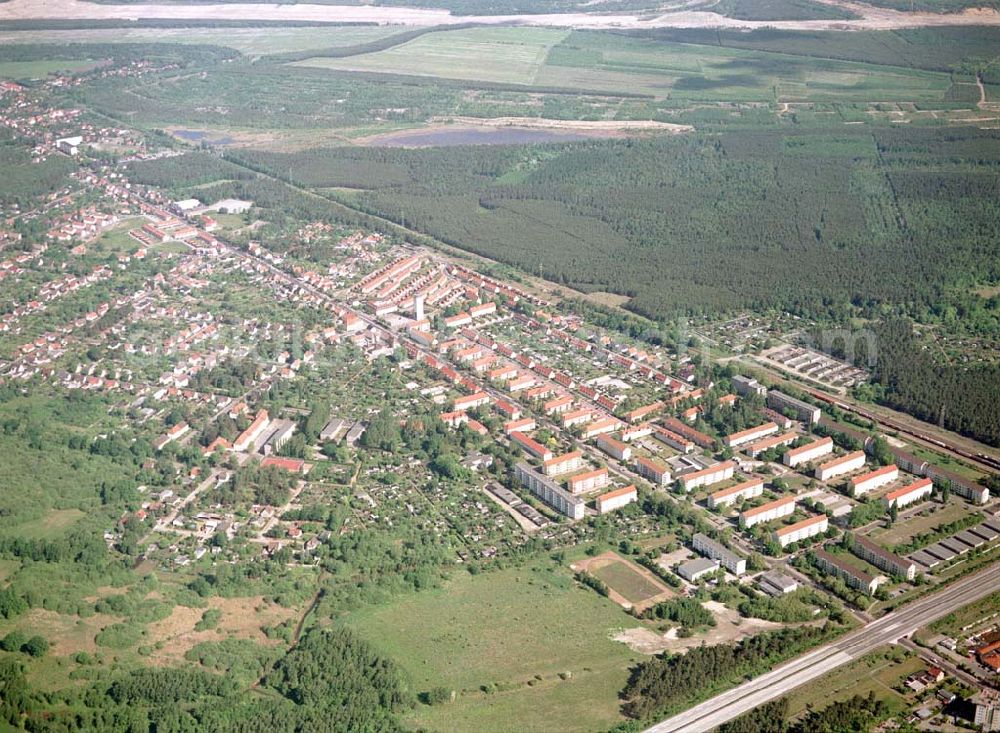 Aerial photograph Schwarzheide / Brandenburg - Stadt Schwarzheide am südwestlichen Werksgelände der BASF - Schwarzheide .