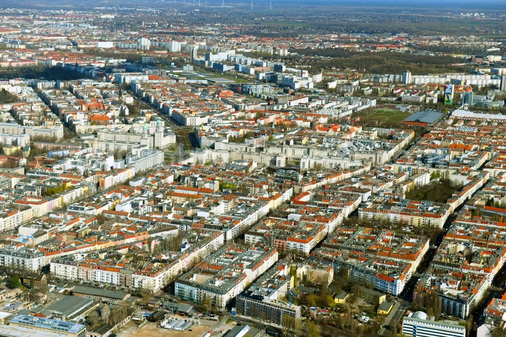 Berlin from the bird's eye view: City center section view with streets and streets of the district Friedrichshain in the urban area in Berlin