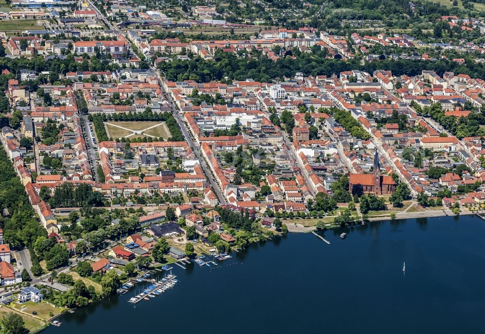 Aerial photograph Neuruppin - Town bank areas of the Ruppiner lake in Neuruppin in the federal state Brandenburg