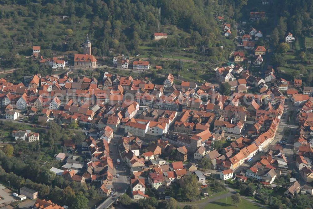 Wasungen from above - Blick auf die Stadt Wasungen im Werratal, eine der ältesten Städte der Region, mit der St. Trinitatis-Kirche im Hintergrund. Die Altstadt ist geprägt durch das fränkisch-hennebergische Fachwerk. Kontakt: Tourist-Information Wasungen, Untertor 1 / Damenstift, 98634 Wasungen. Tel.: 036941 - 7 15 05