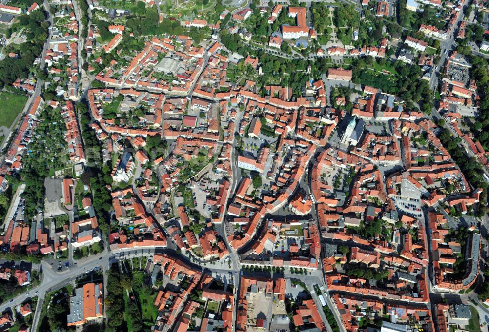 Aerial photograph Bad Langensalza - Stadtansicht auf die Altstadt von Bad Langensalza um den Bereich der Marktkirche St. Bonifacius. Townscape of the historic district of Bad Langensalza around the area of the church Marktkirche St. Bonifacii.