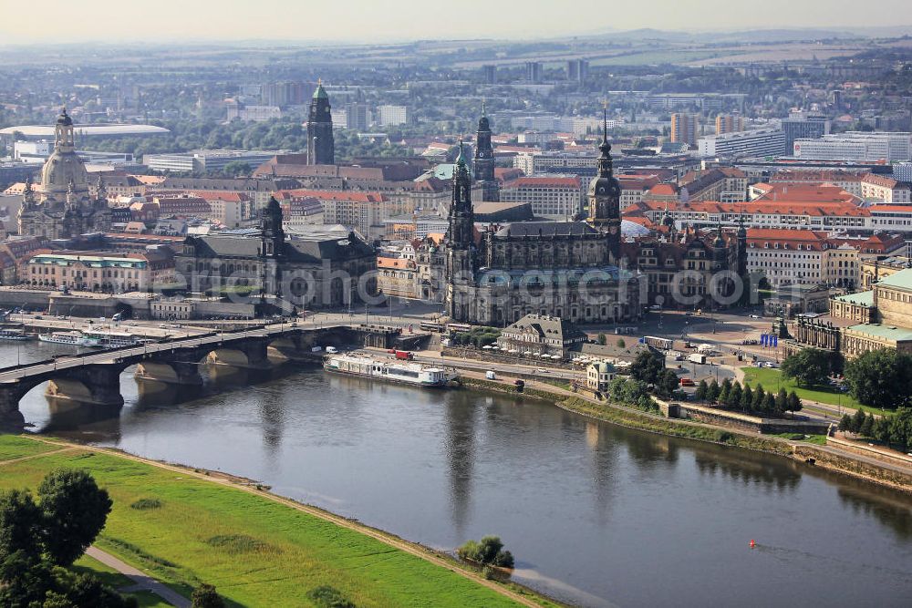 Aerial photograph Dresden - Blick auf die Altstadt von Dresden an der Augustusbrücke mit Schlosskirche; Schlossplatz; Frauenkirche am Elbufer. Old Town of Dresden.