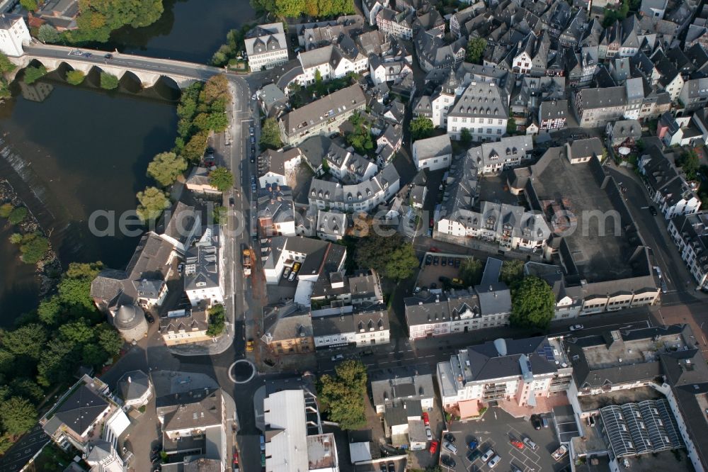 Aerial photograph Limburg an der Lahn - View of the historic town centre of Limburg on the river Lahn in the state of Hesse. The old Lahn bridge connects the two parts of Limburg