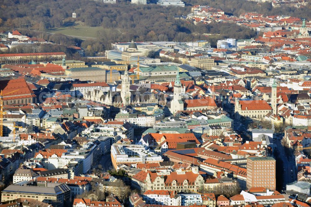 Aerial photograph München - View of the Munich city center in the city center at Marienplatz with the New Town Hall, St. Peter's Church St Peter's Square