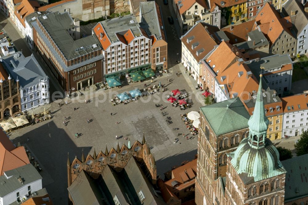 Stralsund from the bird's eye view: The St. Nicholas Church at the Old Market in Stralsund in Mecklenburg-Western Pomerania