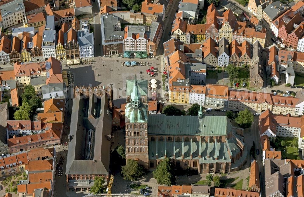 Aerial image Stralsund - The St. Nicholas Church at the Old Market in Stralsund in Mecklenburg-Western Pomerania