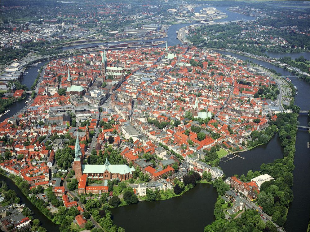 Aerial image Lübeck - Stadtansicht vom Altstadtzentrum in Lübeck. Townscape from the historic center and the old town in Lübeck.