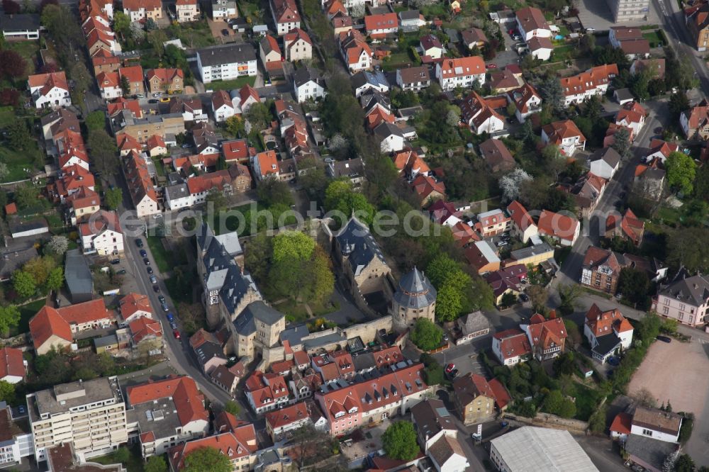 Aerial photograph Alzey - Cityscape of Alzey with the building of the District Court on Schlossgasse in Rhineland-Palatinate