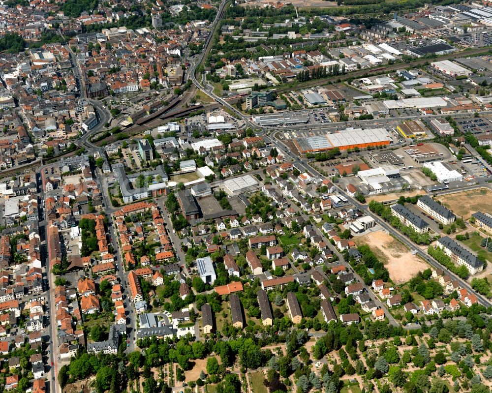 Aerial image Bad Kreuznach - View of Bad Kreuznach in the state of Rhineland-Palatinate. Bad Kreuznach is a spa town and county capital and is located on the rivers Nahe and Ellerbach. Apart from historic buildings and parts of the town, there are also several residential areas with multi-family homes and estates like here, around the Diakonie hospital