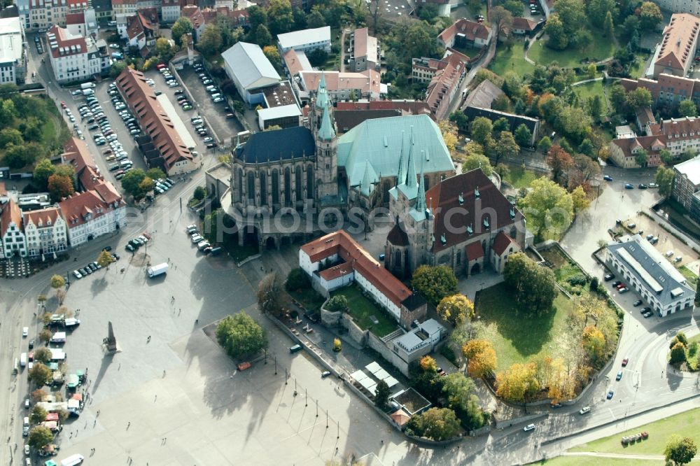 Erfurt from the bird's eye view: View of the St. Severus and the Erfurt Cathedral, the former St. Mary's Church at the Cathedral Square and the old town of Erfurt