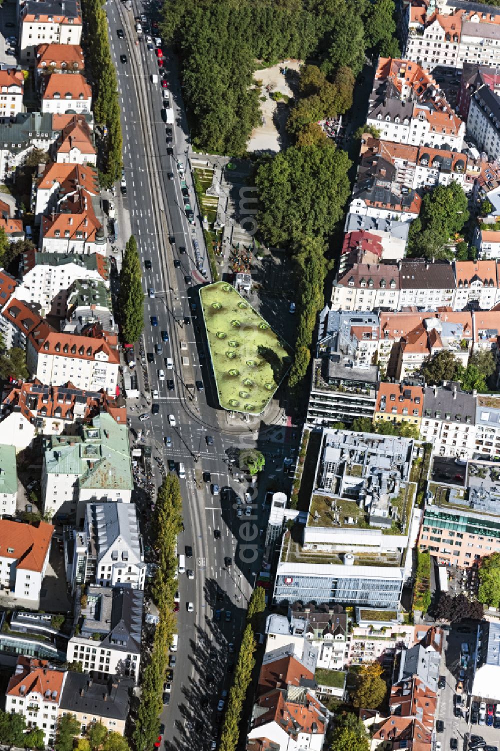 Aerial photograph München - City view of the area around Muenchner Freiheit in the district of Schwabing in Munich in the state of Bavaria. The place at the intersection Leopoldstrasse and Feilitzschstrasse with tram and bus stop was formerly known as Feilitzschplatz