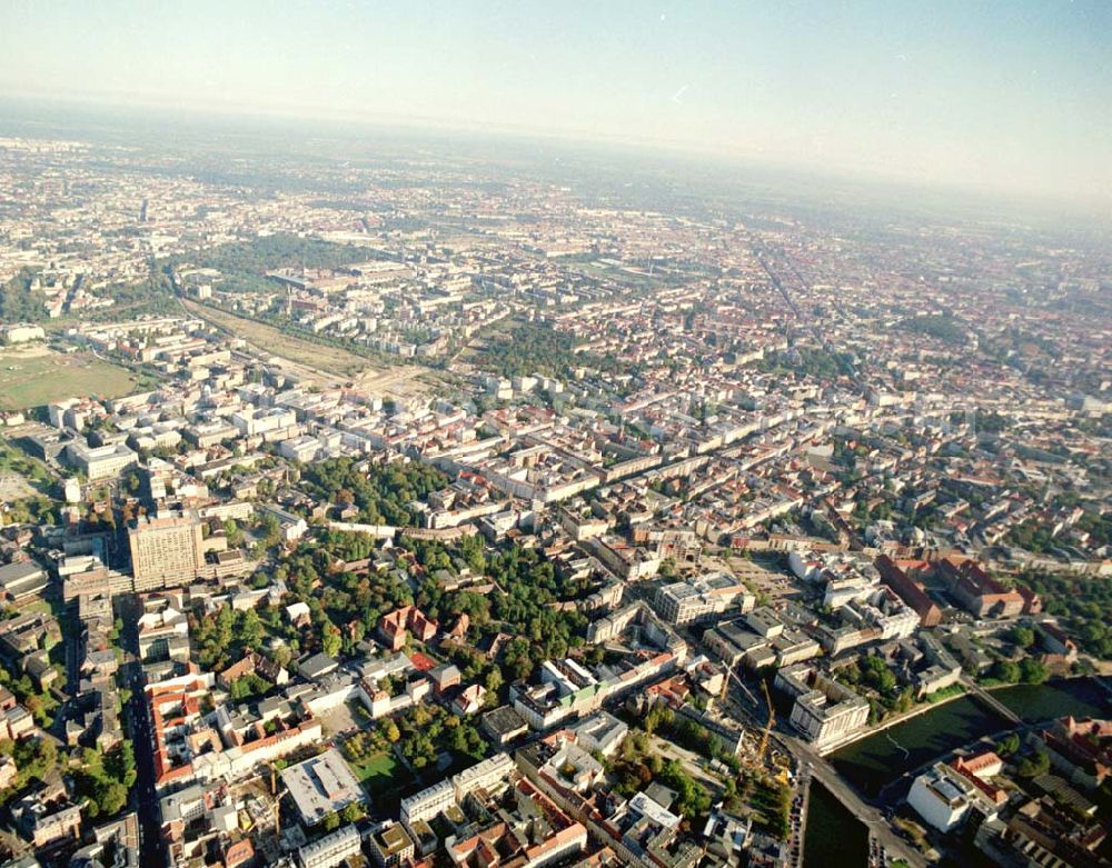 Berlin from the bird's eye view: Stadtansicht Berlin Charitée Büro und Geschäftshaus in Berlin - Mitte, Reinhardstr / Ecke Albrechtstraße Ein Projekt der Kilian Projektmanagement, Fasanenstr. 69, 10719 Berlin, Fax: 030 88550624