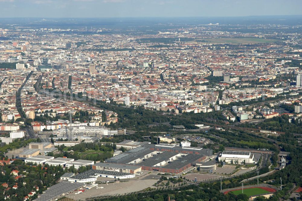 Aerial image Berlin - Stadtansicht Berlin - Charlottenburg, im Vordergrund das Messegelände am Berliner Funkturm und das ICC.