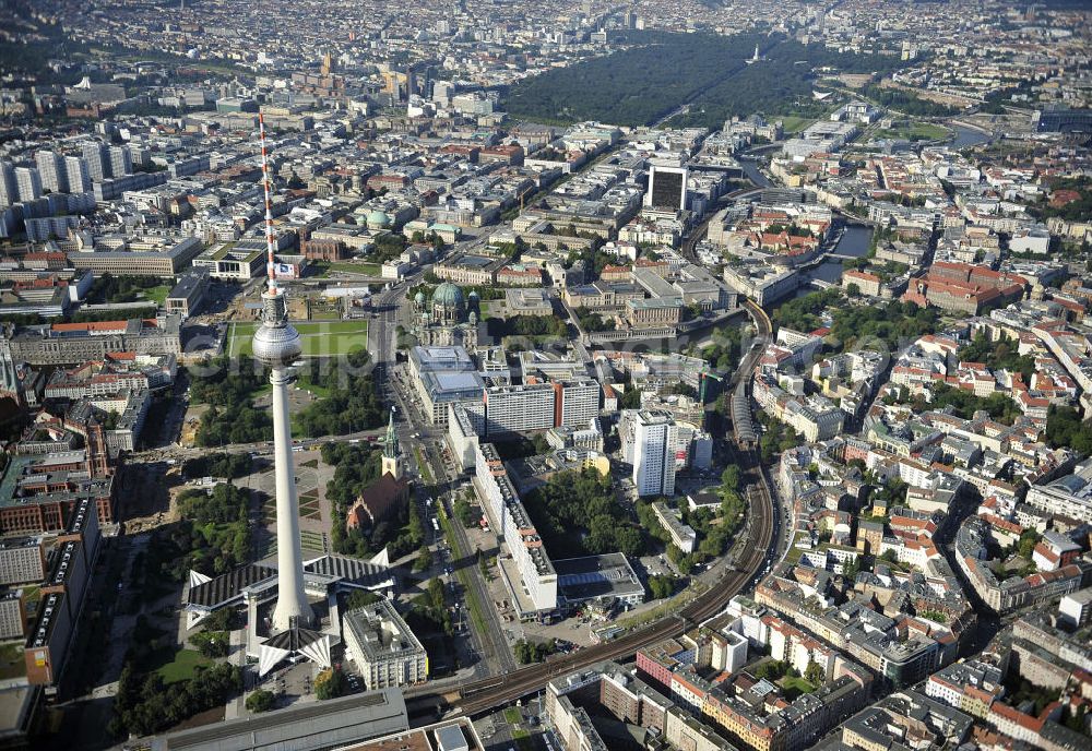 Aerial photograph Berlin - Stadtansicht vom Stadtzentrum Ost am Alexanderplatz mit dem Berliner Fernsehturm. City View from the city center at Alexanderplatz with the TV tower.