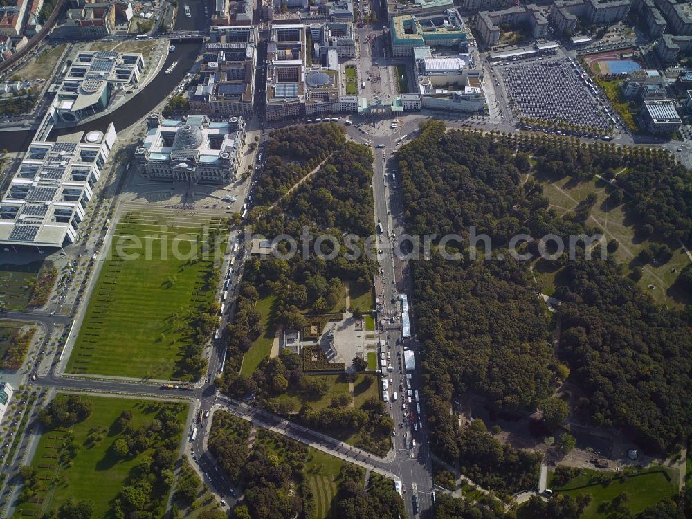 Berlin from above - Cityscape with the Berlin government district, Brandenburg Gate and Unter den Linden on Pariser Platz