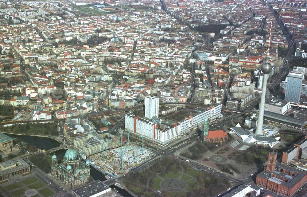 Berlin- Mitte from above - Stadtansicht von Berlin-Mitte/Alexanderplatz 11.03.02