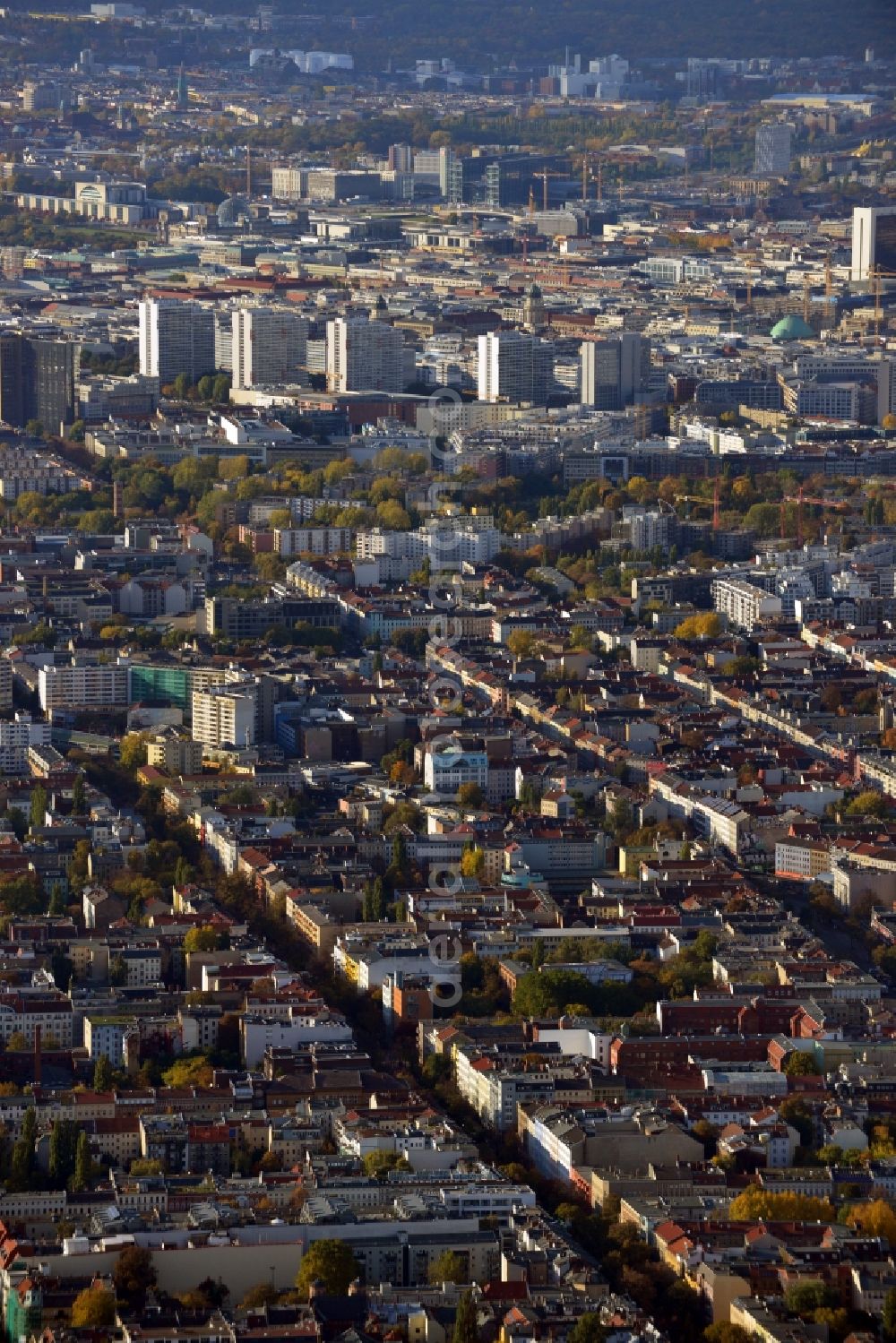 Berlin from the bird's eye view: Cityscape overlooking the district of Kreuzberg along Reichenbergerstrasse and Wiener Strasse with a view of skyscrapers in Berlin - Mitte