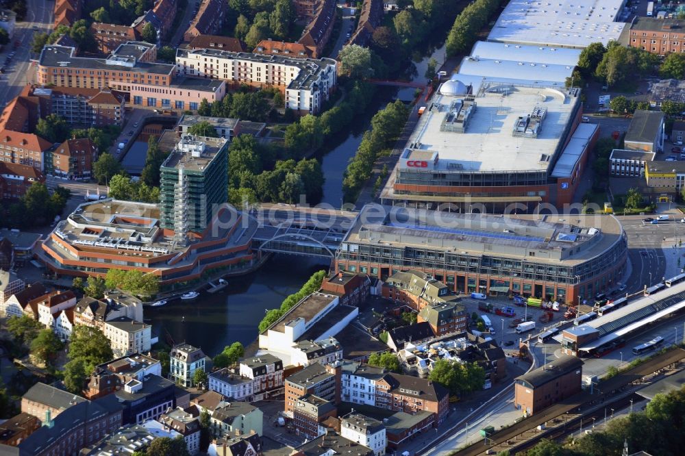 Aerial image Hamburg Bergedorf - City view overlooking the CCB - Shopping center at Bergedorfer Strasse at the Serrahn - lock in the district Bergedorf in Hamburg