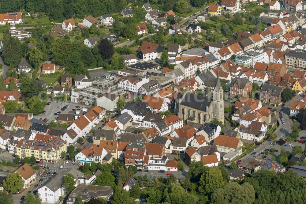 Marsberg from the bird's eye view: City view overlooking the church St. Magnus in Marsberg in the state of North Rhine-Westphalia