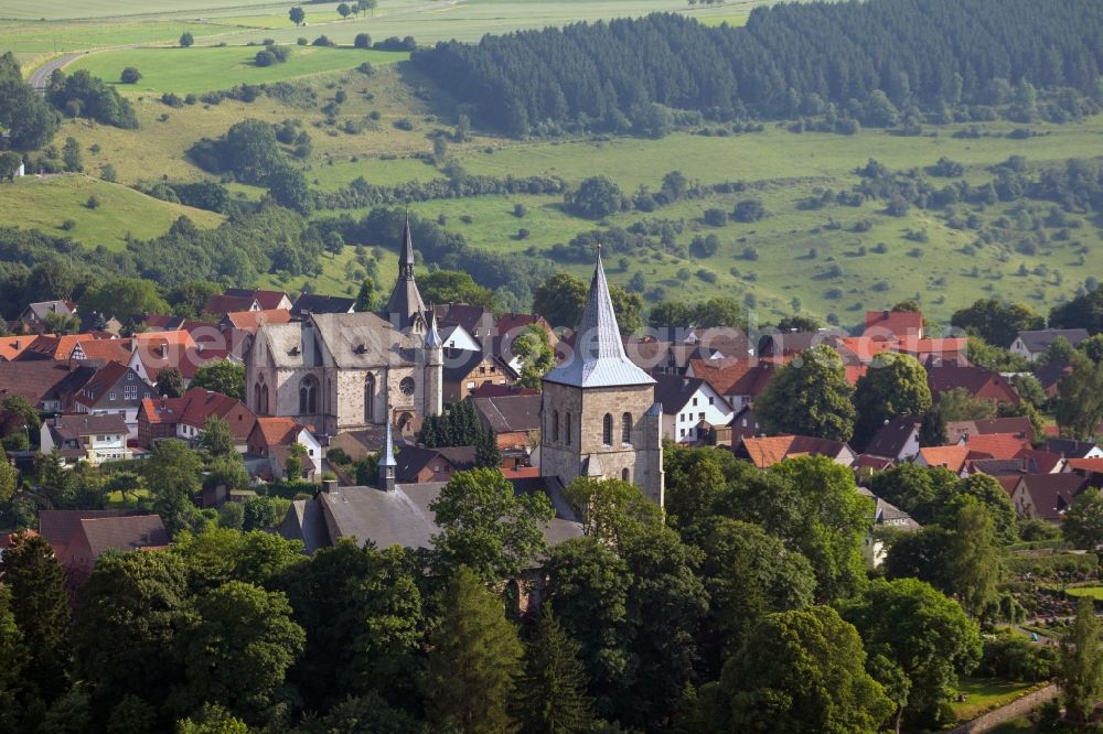 Marsberg from the bird's eye view: City view overlooking the church Nikolai and church St. Petrus and Paulus in Marsberg in the state of North Rhine-Westphalia